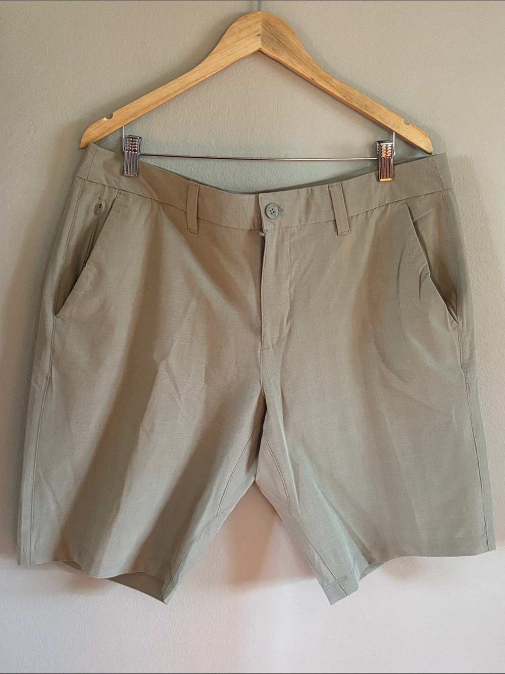 NWOT Men’s Hang Ten Khaki Flat Front Golf Shorts